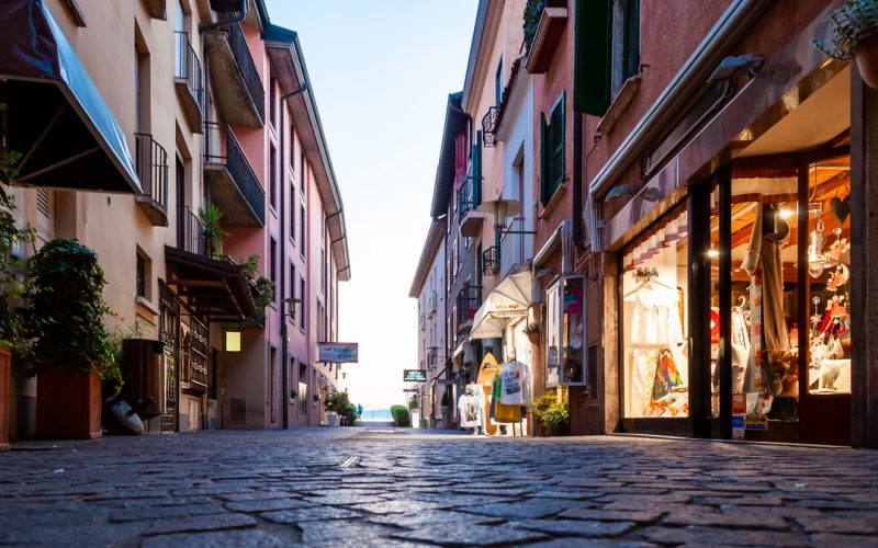 Negozi-Sirmione-commercio-via-centro-storico